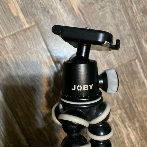 Joby GorillaPod Tripod with Level for Smartphones - Picture 6 of 9